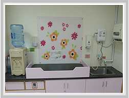 1F Breastfeeding Room desk,4 pictures
