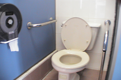 本站提供無障礙專用廁所